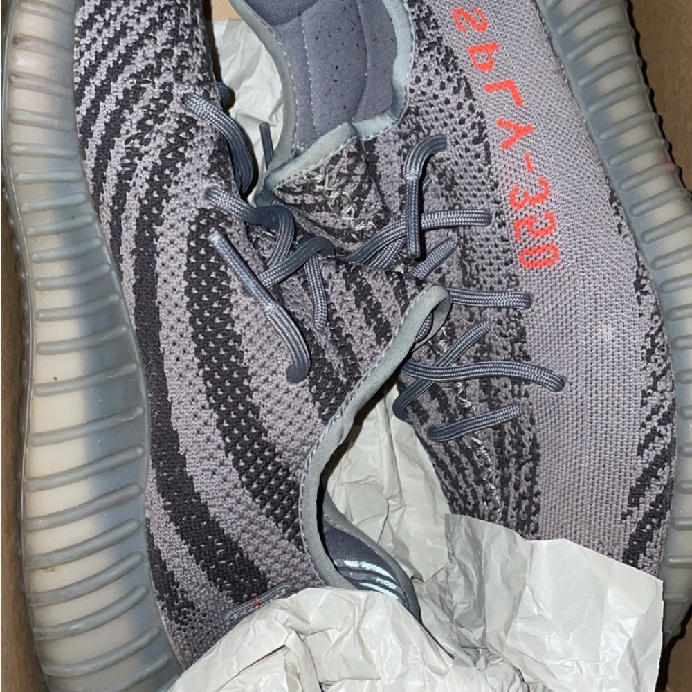 Yeezy V2 belugas lightly worn with box